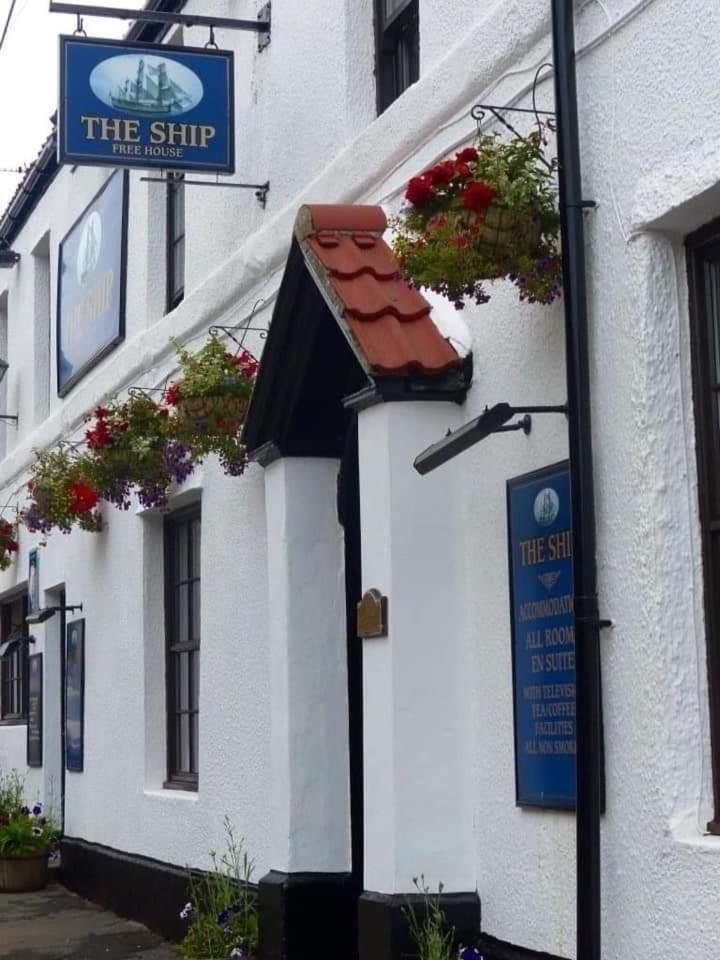 The Ship Inn Holy Island of Lindisfarne Exterior photo